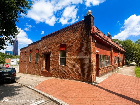 Unique Triplex in O4W Neighborhood (Atlanta)