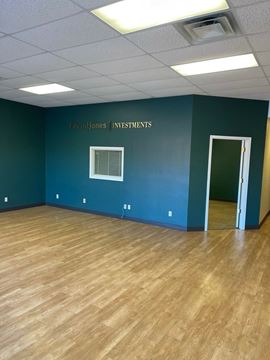 Retail / Office Space in Ponca City