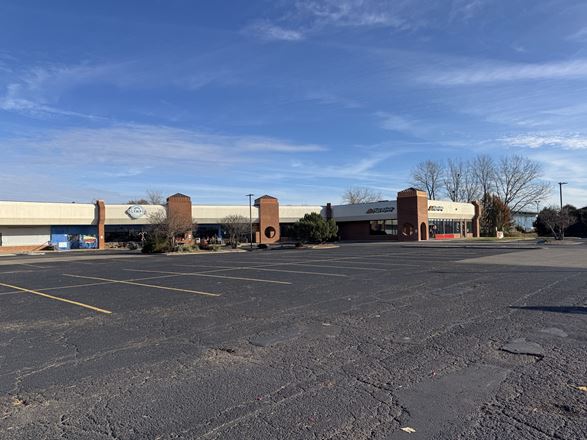 1301 W Pioneer Pkwy