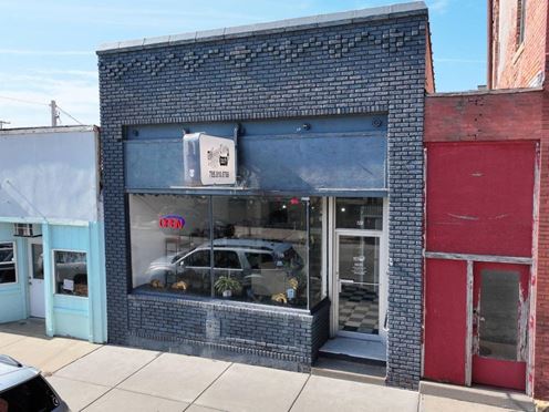 108 E 1st St