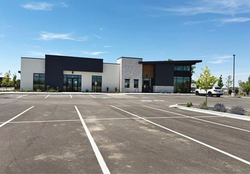 Ten Mile Office / Retail | 20/20 Eyecare Building