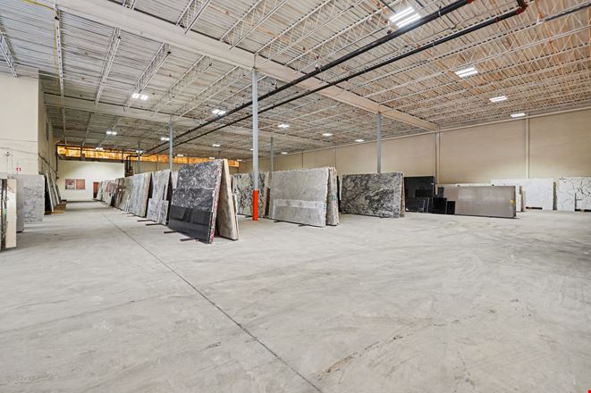 Warehouse/Showroom Purchase Opportunity in Harrisburg PA