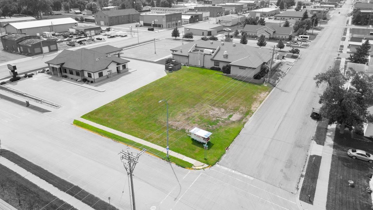 5th Ave NE Commercial Lot