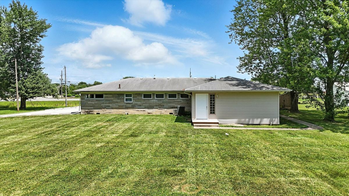 5 Acres on US 31 in Johnson County