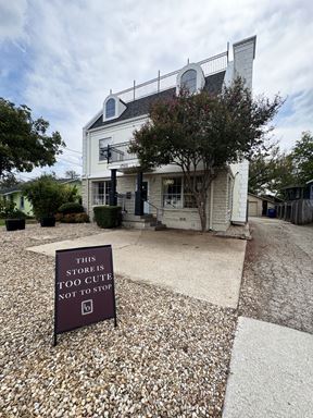 1703 W. Koenig Ln.