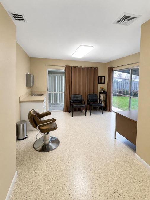 Freestanding Professional / Medical Office