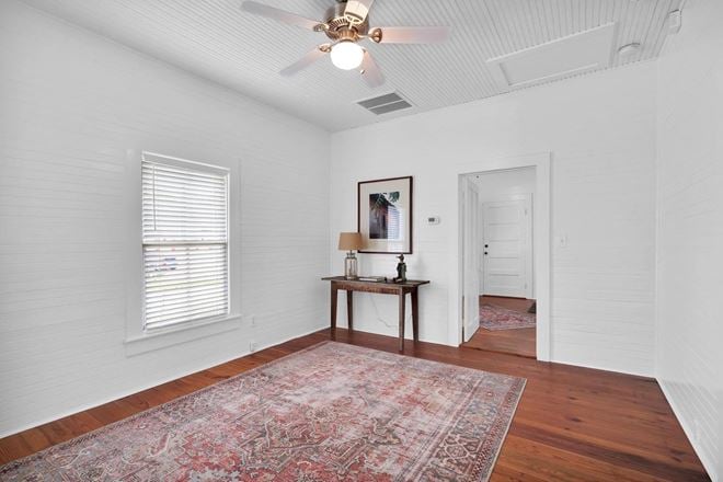 260 W KING ST