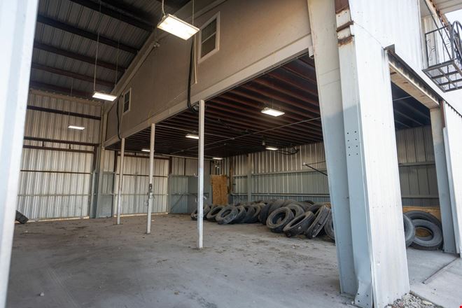 7765 FM 482 - Warehouse