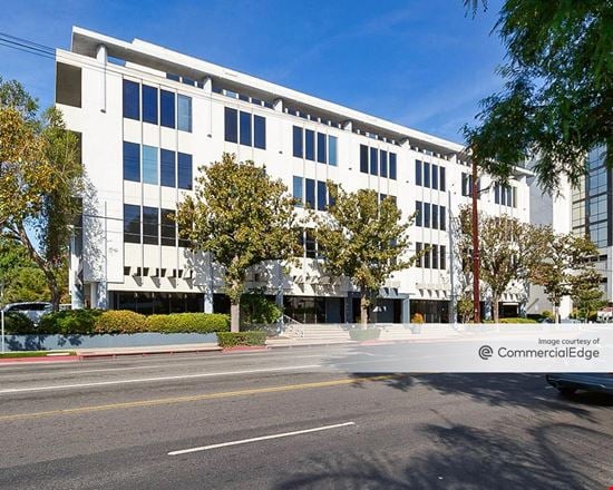 Tarzana Professional Center