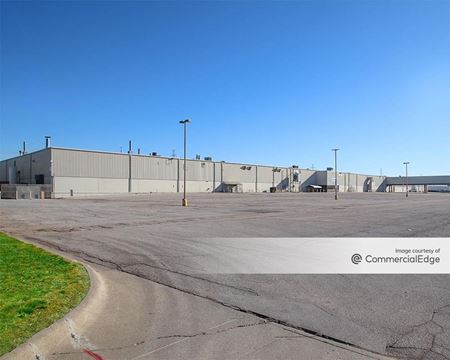 Photo of commercial space at 6316 John J. Pershing Drive in Omaha