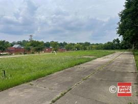 Community Rd & East Ave