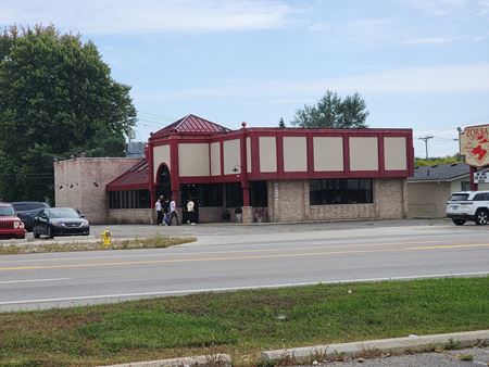 Photo of commercial space at 37116 Groesbeck Hwy. in Clinton Township