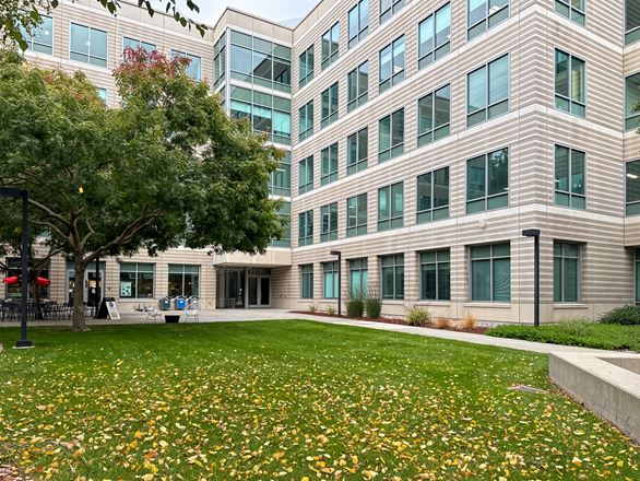 CA, Pleasanton - Corporate Commons
