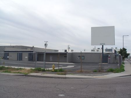 Industrial space for Rent at 3255 E Washington St in Phoenix