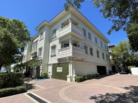 Office space for Sale at 750 11th St S in Naples