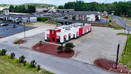 ±3,520-SF Restaurant with Convenient Access Off I-85