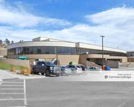 Everty Plaza at Woodmen