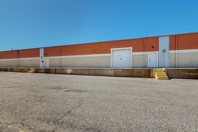 1823 Commercial St NE Suite A