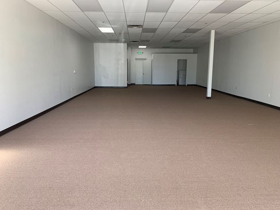 Retail property in Phoenix, AZ