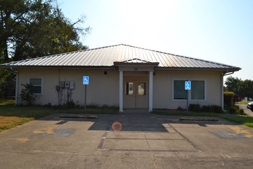 112 N Lee Dr