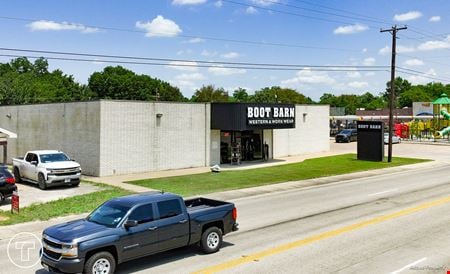 Photo of commercial space at 1734 W 7th Ave in Corsicana