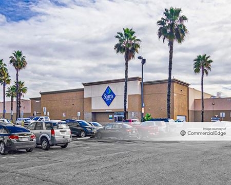 Retail space for Rent at 5871 Firestone Blvd in South Gate