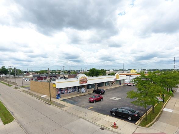 Retail space for Rent at 28905-28941 John R Road in Madison Heights