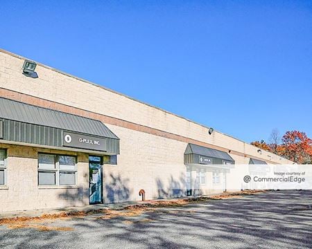 Photo of commercial space at 194 Morris Avenue in Holtsville