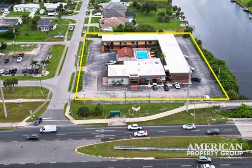Hospitality & Dining Opportunity on Tamiami Trail
