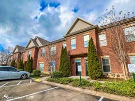 Holly Springs Office Suites | ±1,300 SF