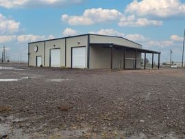 2 Drive-Through Bay Warehouse w/ Wash-Bay