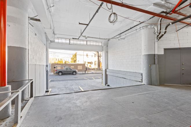 ReadySpaces Queens Ridgewood