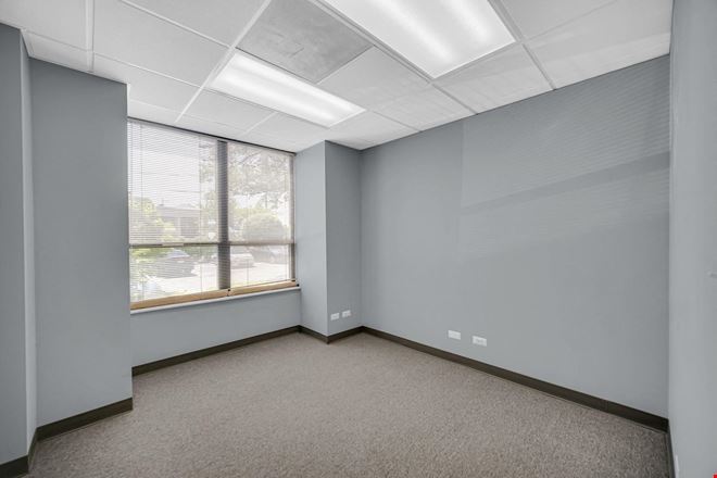 1S443 Summit Ave, Suite 101, Oakbrook Terrace, IL 60181
