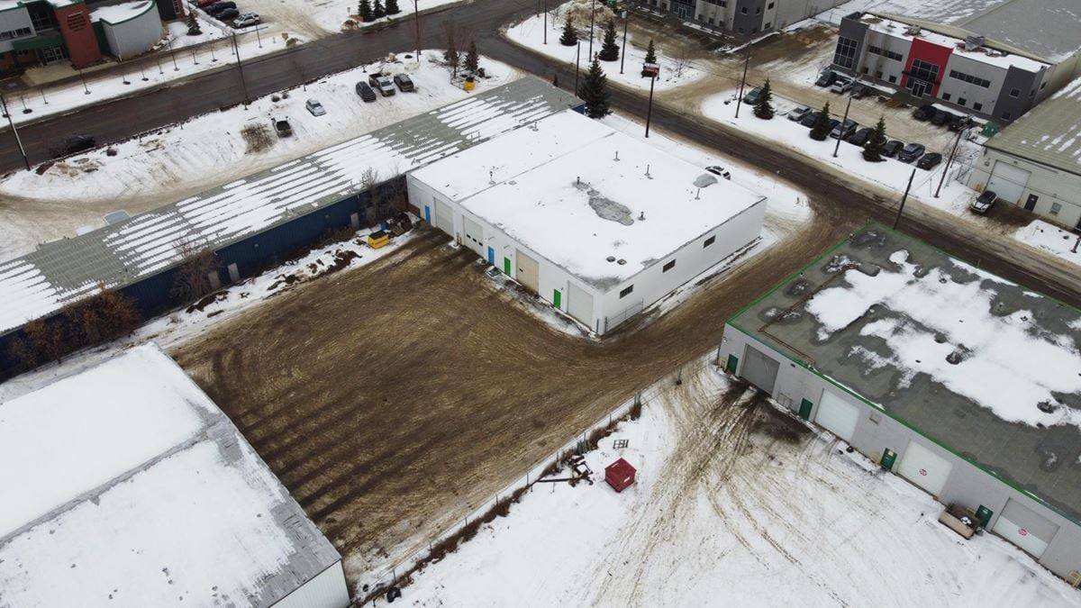 11320 153 Street Industrial Bays
