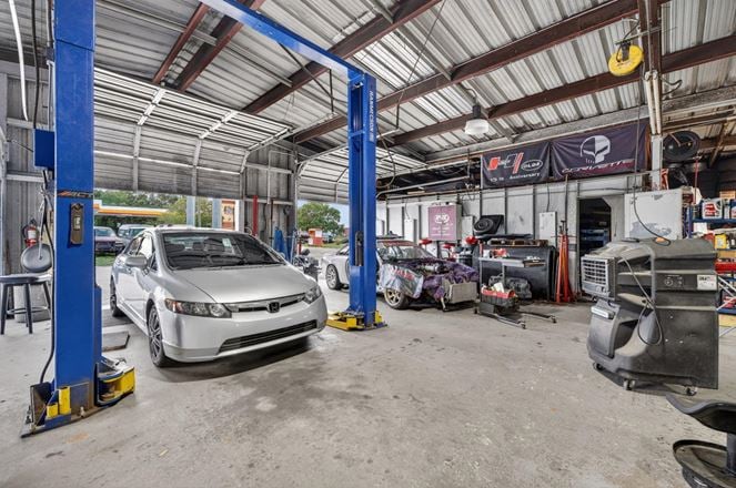 Auto Repair and Retail For Sale or Lease