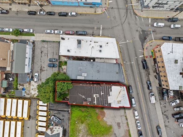 898 Main Ave