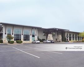 Monterey Oaks - 5508 West US Route 290