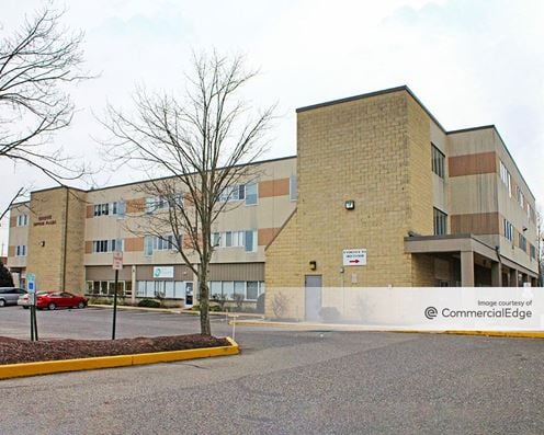 Grove Office Plaza