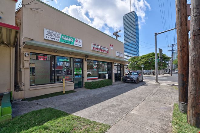 1694 Kalakaua Ave