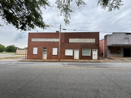 Retail space for Rent at 114-118 Tribble St in Anderson