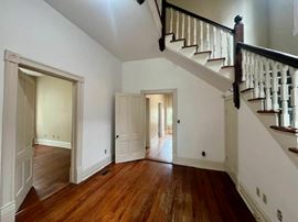 482 New St