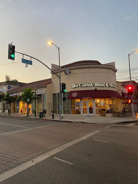 Commercial space for Rent at 17301 Ventura Blvd Unit# 2 in Encino