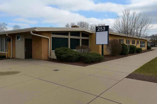 253 SB Gratiot