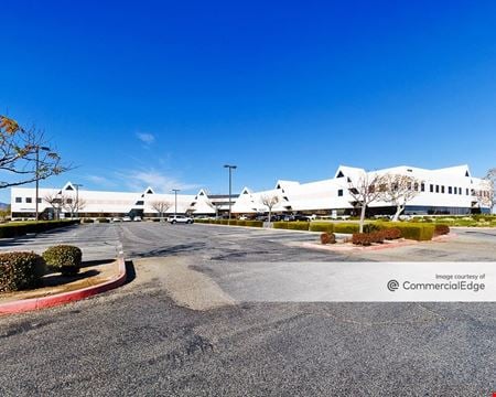 Office space for Rent at 40015 SIERRA HIGHWAY in PALMDALE