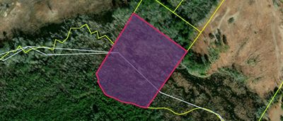 Five Acre Recreational Footprint With Black Creek running through it, with possible fishing and/or camping.