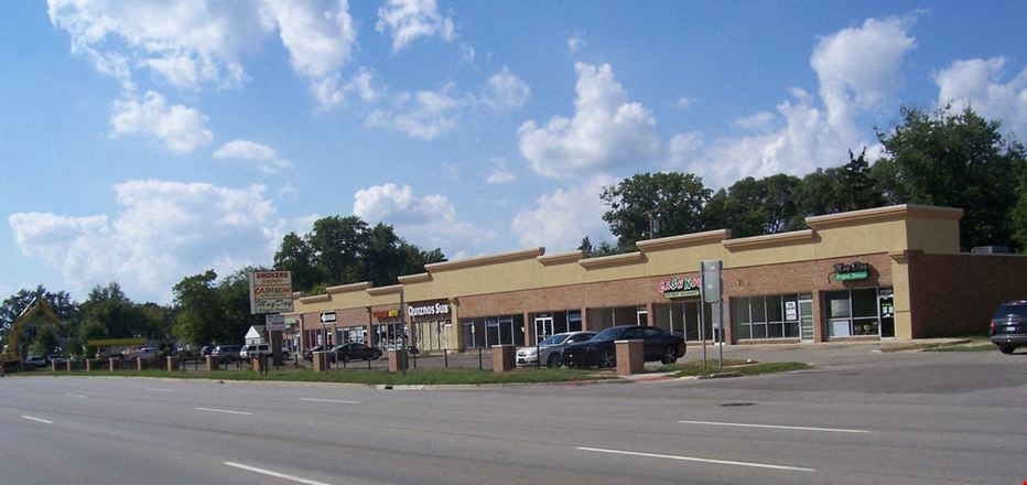 Retail space for Rent at 27200-27220 W. 8 Mile Road in Southfield