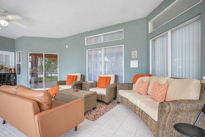 19616 Livingston Ave, Lutz, FL 33559
