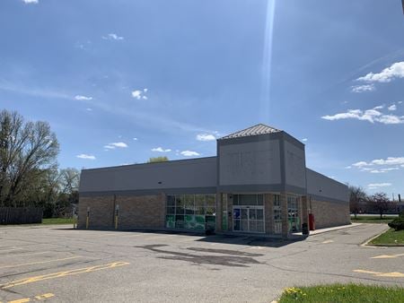 Photo of commercial space at 2701 South Cedar Street in Lansing