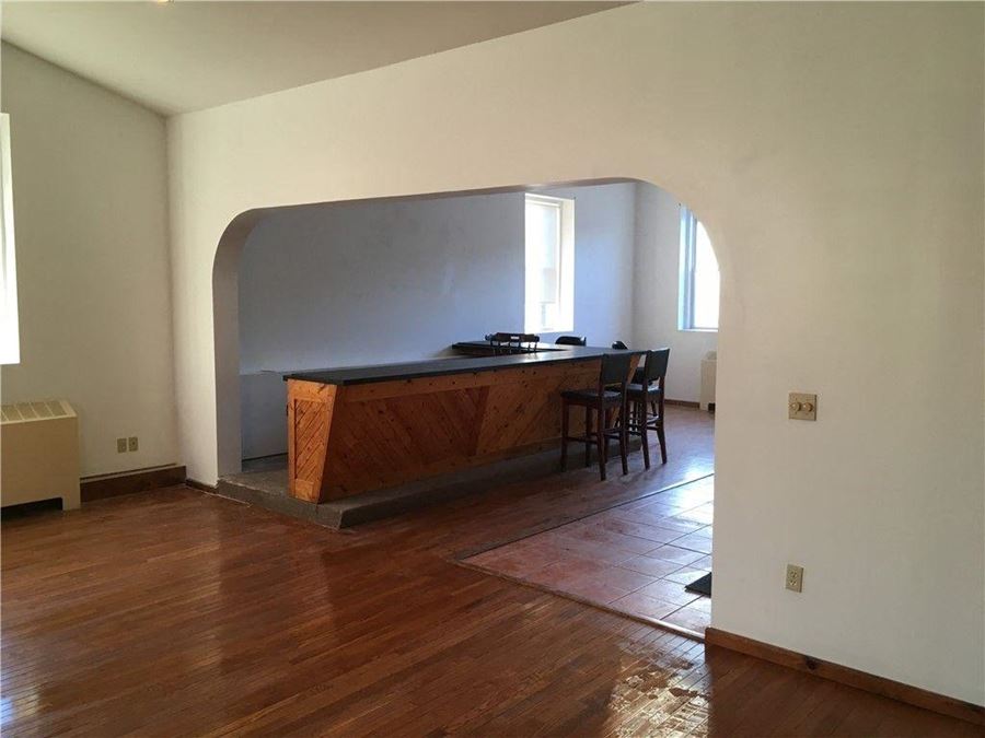 9 River St