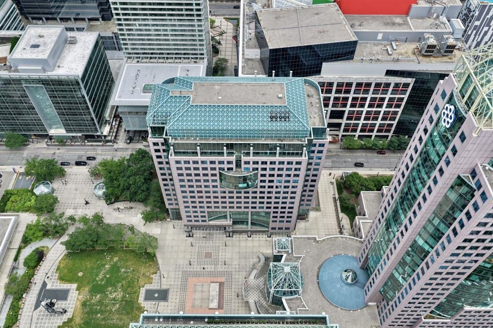 200 Wellington Street West